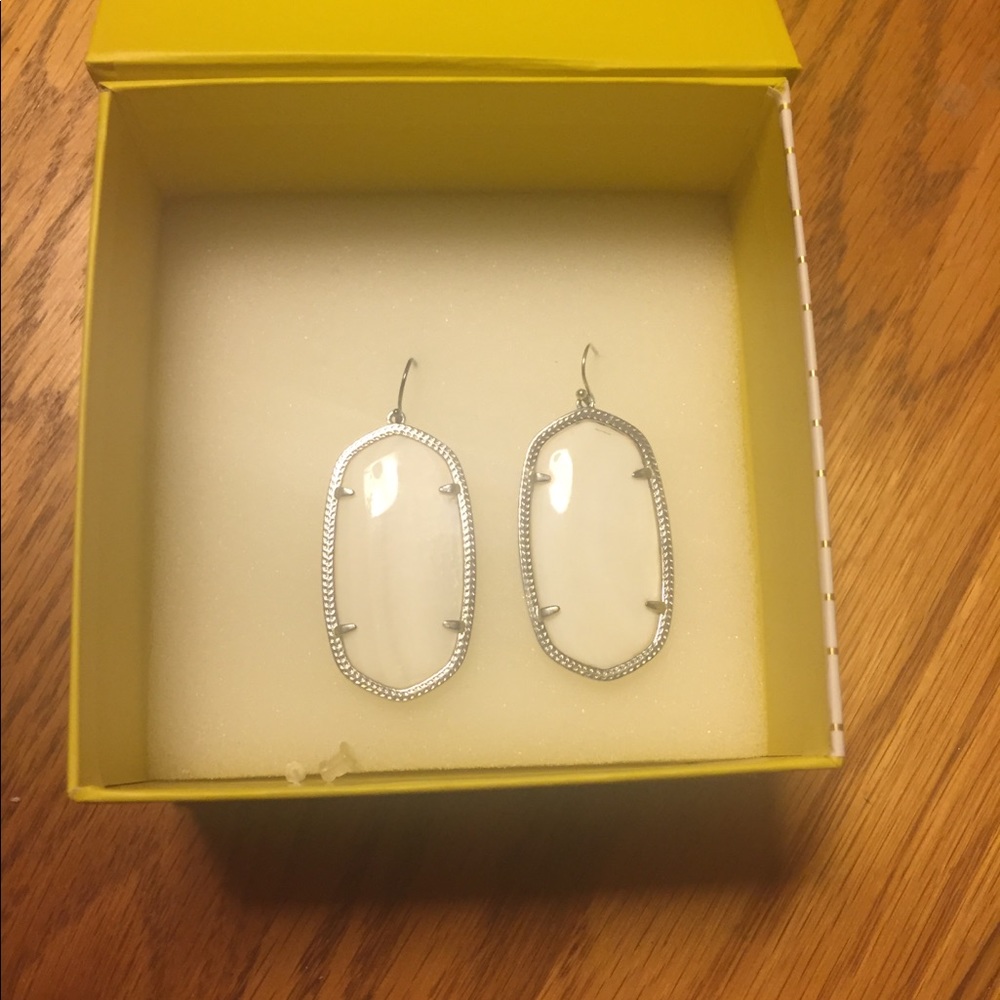 Kendra Scott White Danielle pearl Earrings